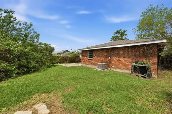 $1,600 | 2319 Lawrence Street, New Orleans, LA 70114