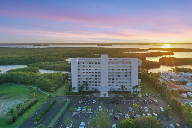 $4,500 | 5059 North Hwy A1A, Unit 806, Hutchinson Island, FL 34949