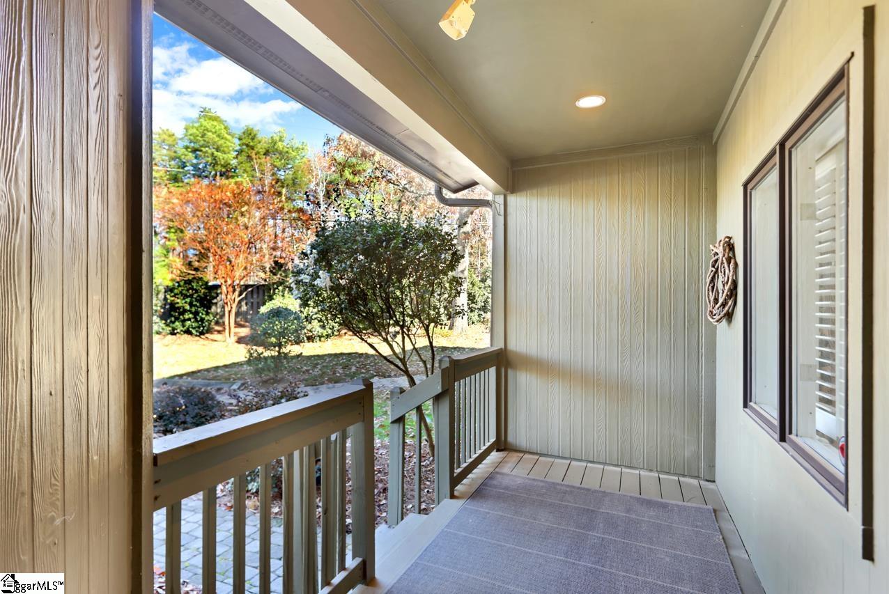 203 Ingleside Way Greenville, SC 29615 - Photo 3 of 32