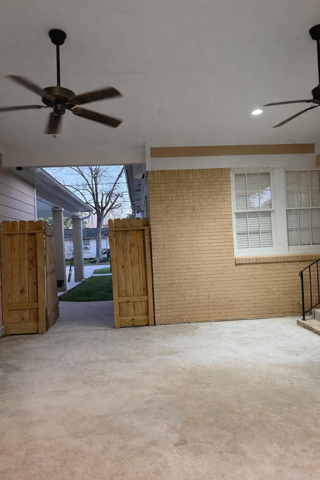 403 4th Street Humble, TX 77338 - Photo 13 of 15 Large back pation with full size climate controlled bathroom.