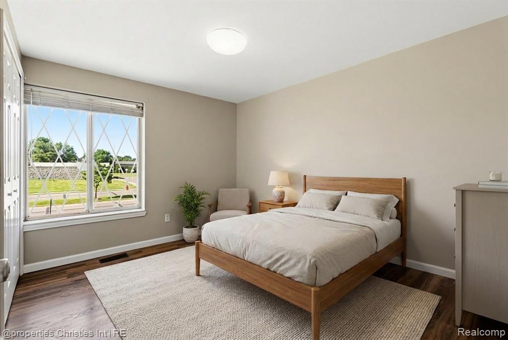 8700 Common Road Warren, MI 48093 - Photo 24 of 38