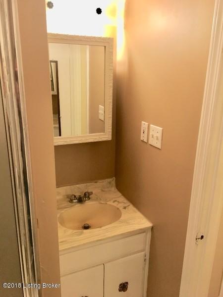 4024 Poplar Level Road, Unit 7 Louisville, KY 40213 - Photo 5 of 7 28-24171920-28