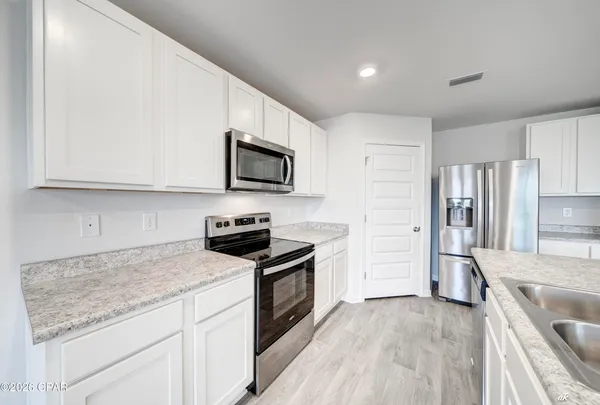 $2,500 | 4060 Silver Spur Road, Panama City, FL 32404
