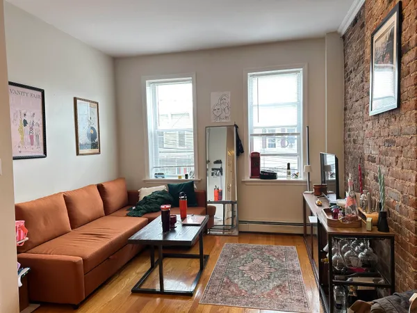 $2,200 | 273 Webster Avenue, Unit 3, Jersey City, NJ 07307
