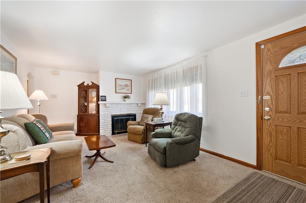 1923 Borland Road Pittsburgh, PA 15243 - Photo 2 of 24 Gallery Image 2