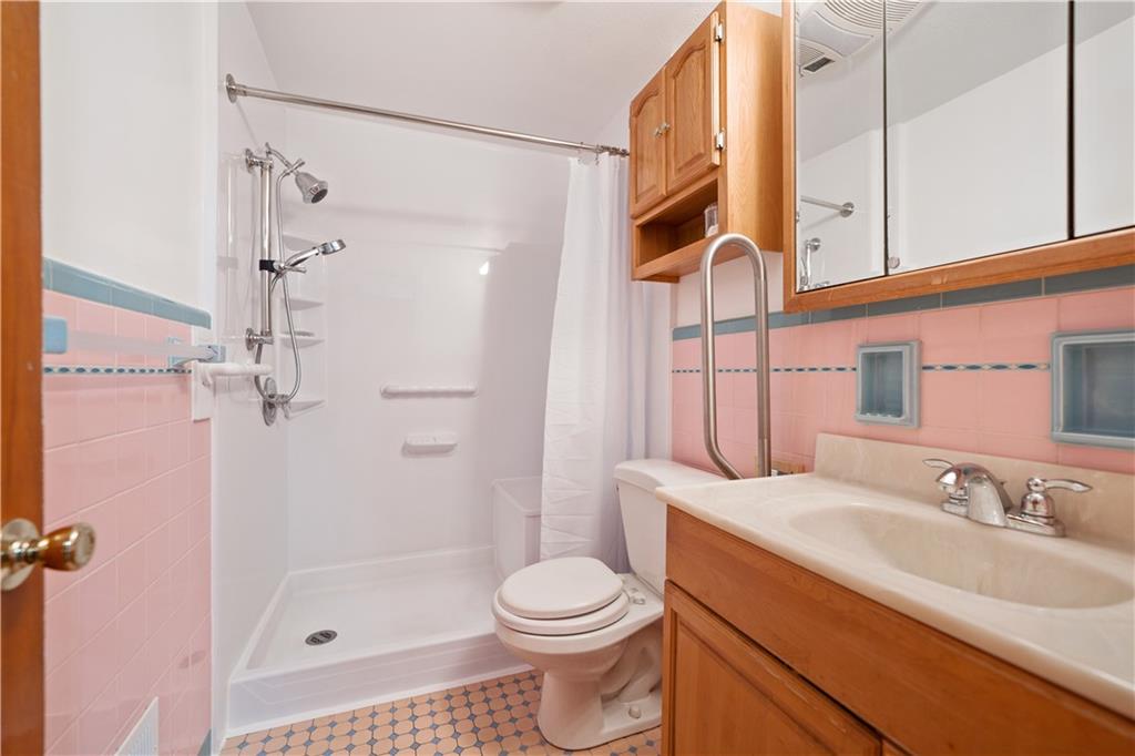 1923 Borland Road Pittsburgh, PA 15243 - Photo 14 of 24 Gallery Image 14