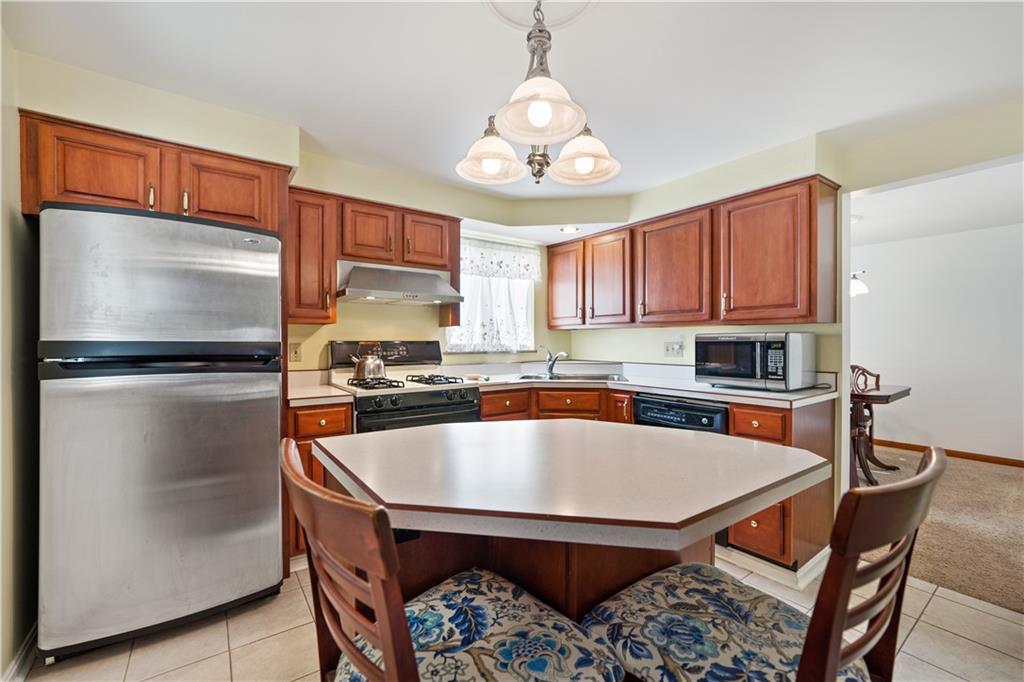 1923 Borland Road Pittsburgh, PA 15243 - Photo 6 of 24 Gallery Image 6