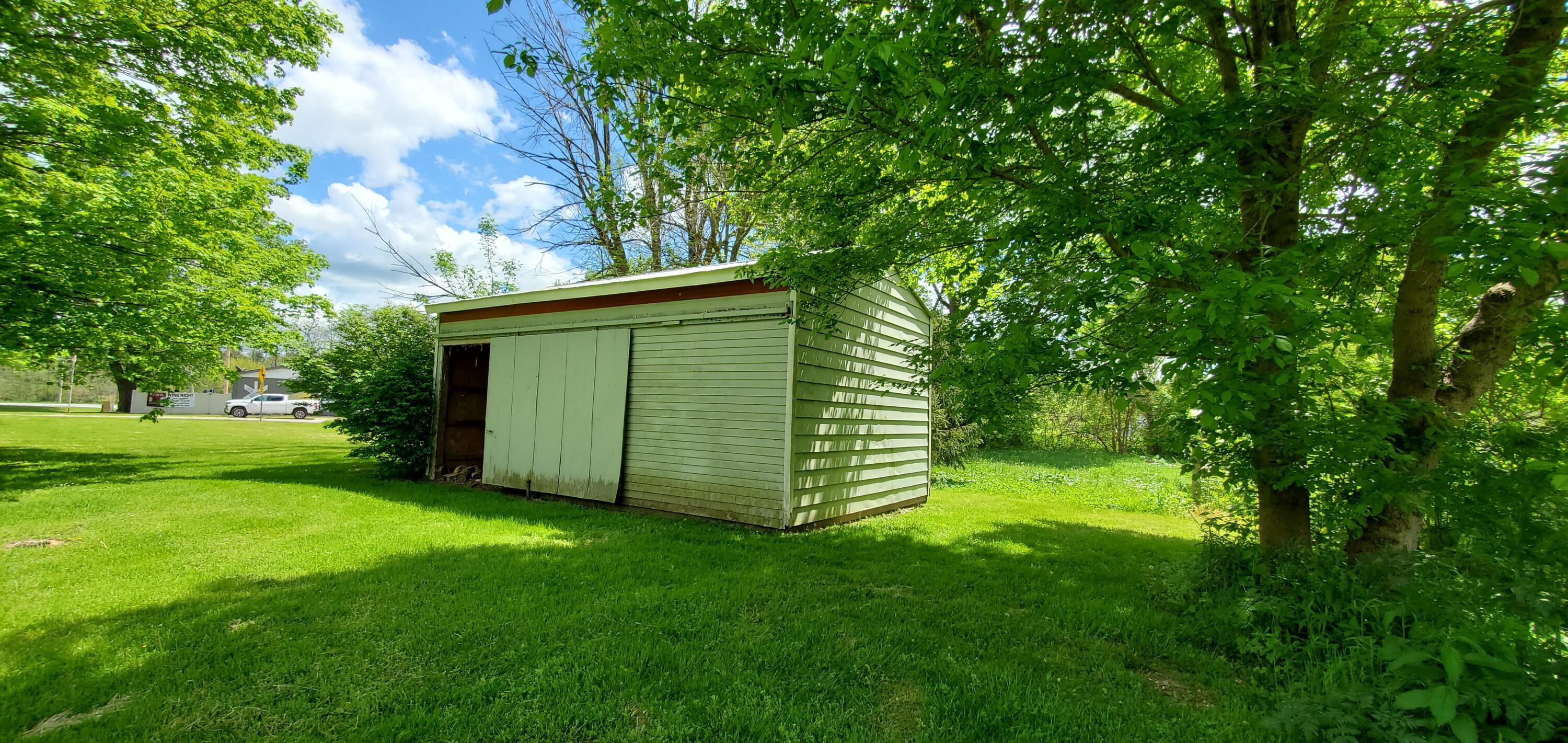 955 Lake Road Southeast Lancaster, OH 43130 - Photo 15 of 30 15.outbuilding