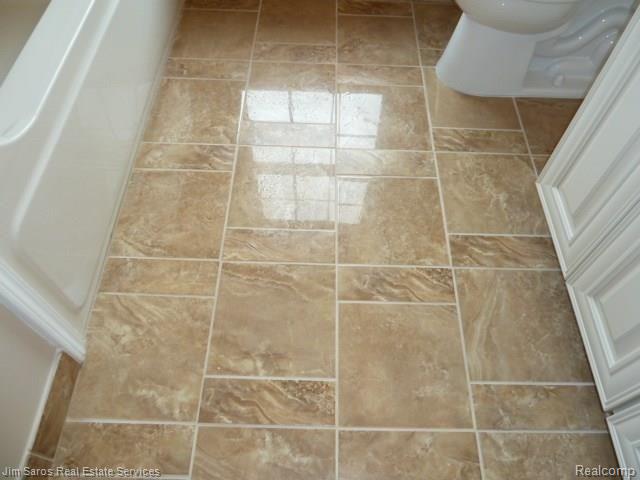 644 Middlesex Road Grosse Pointe, MI 48230 - Photo 33 of 40 P1040633.jpg