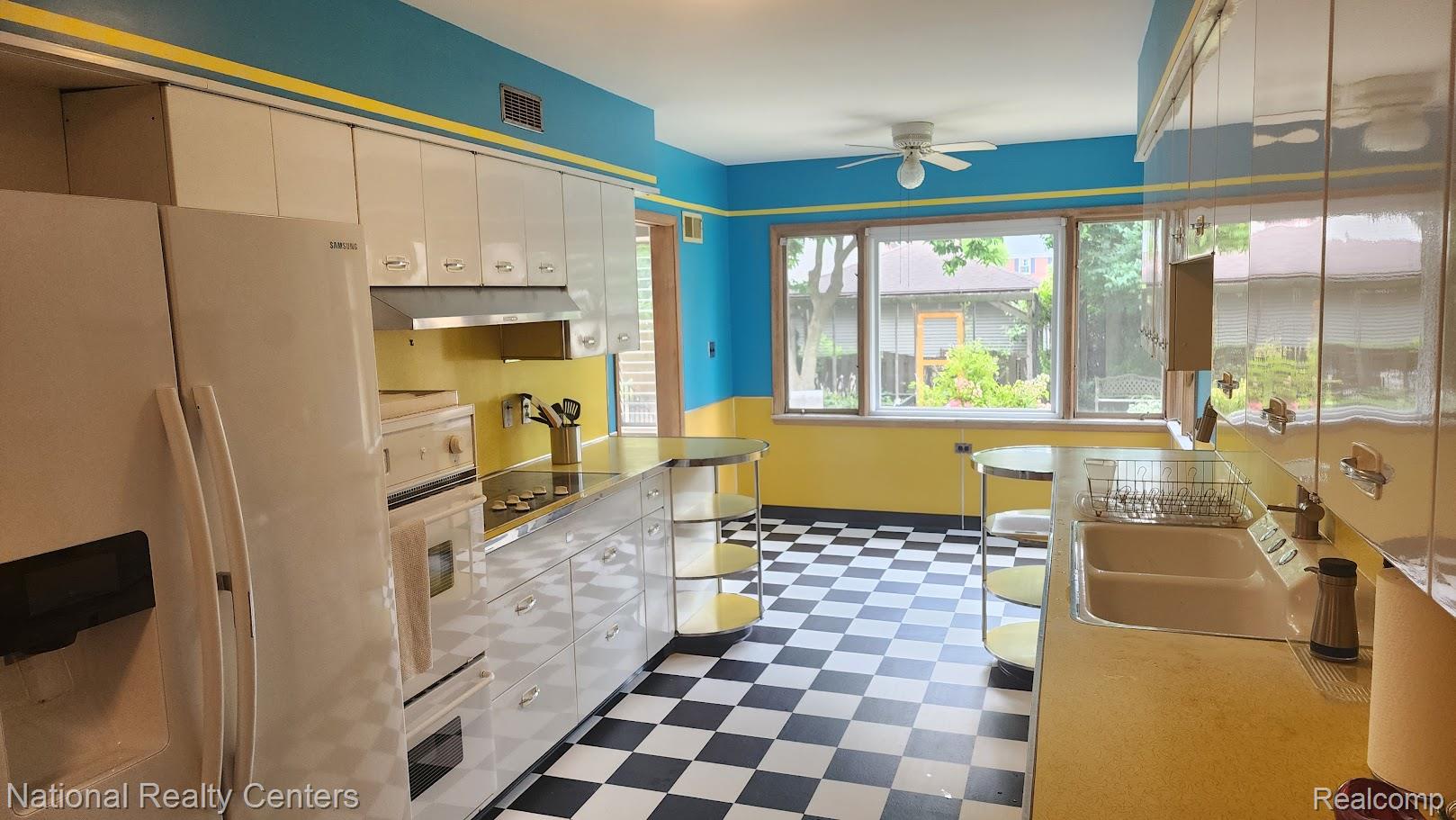 821 Pemberton Road Grosse Pointe, MI 48230 - Photo 14 of 68 Kit.jpg