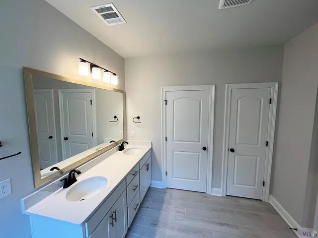 $343,615 | 1224 Lakehaven Drive, Gonzales, LA 70737