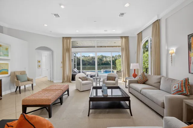 $2,399,000 | 274 Porto Vecchio Way, Palm Beach Gardens, FL 33418