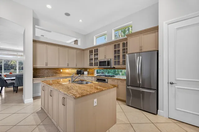 $2,399,000 | 274 Porto Vecchio Way, Palm Beach Gardens, FL 33418