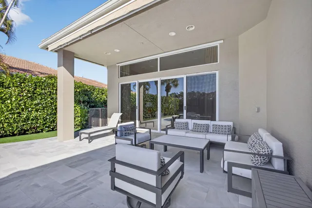 $2,399,000 | 274 Porto Vecchio Way, Palm Beach Gardens, FL 33418