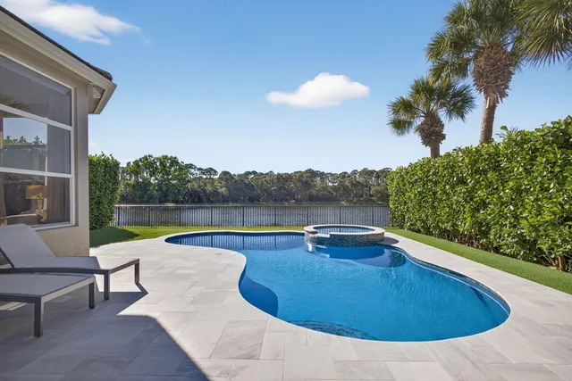 $2,399,000 | 274 Porto Vecchio Way, Palm Beach Gardens, FL 33418