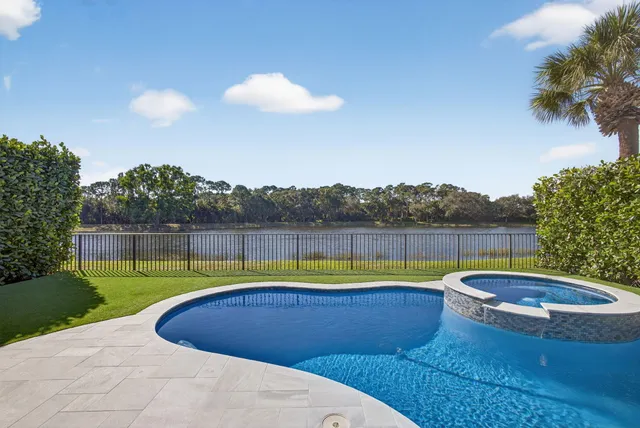 $2,399,000 | 274 Porto Vecchio Way, Palm Beach Gardens, FL 33418