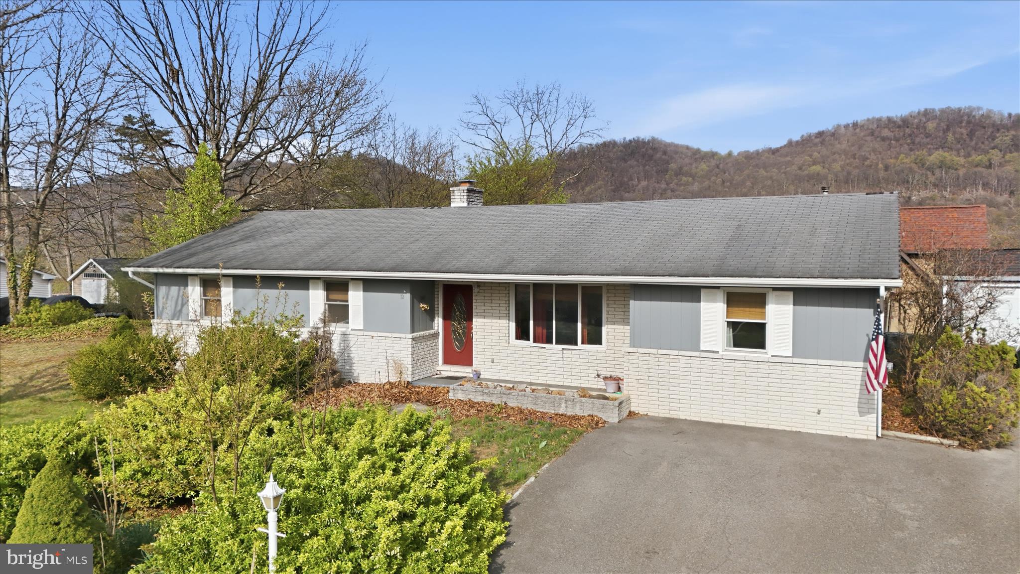 12 Juniper Drive Ridgeley, WV 26753 - Photo 3 of 29