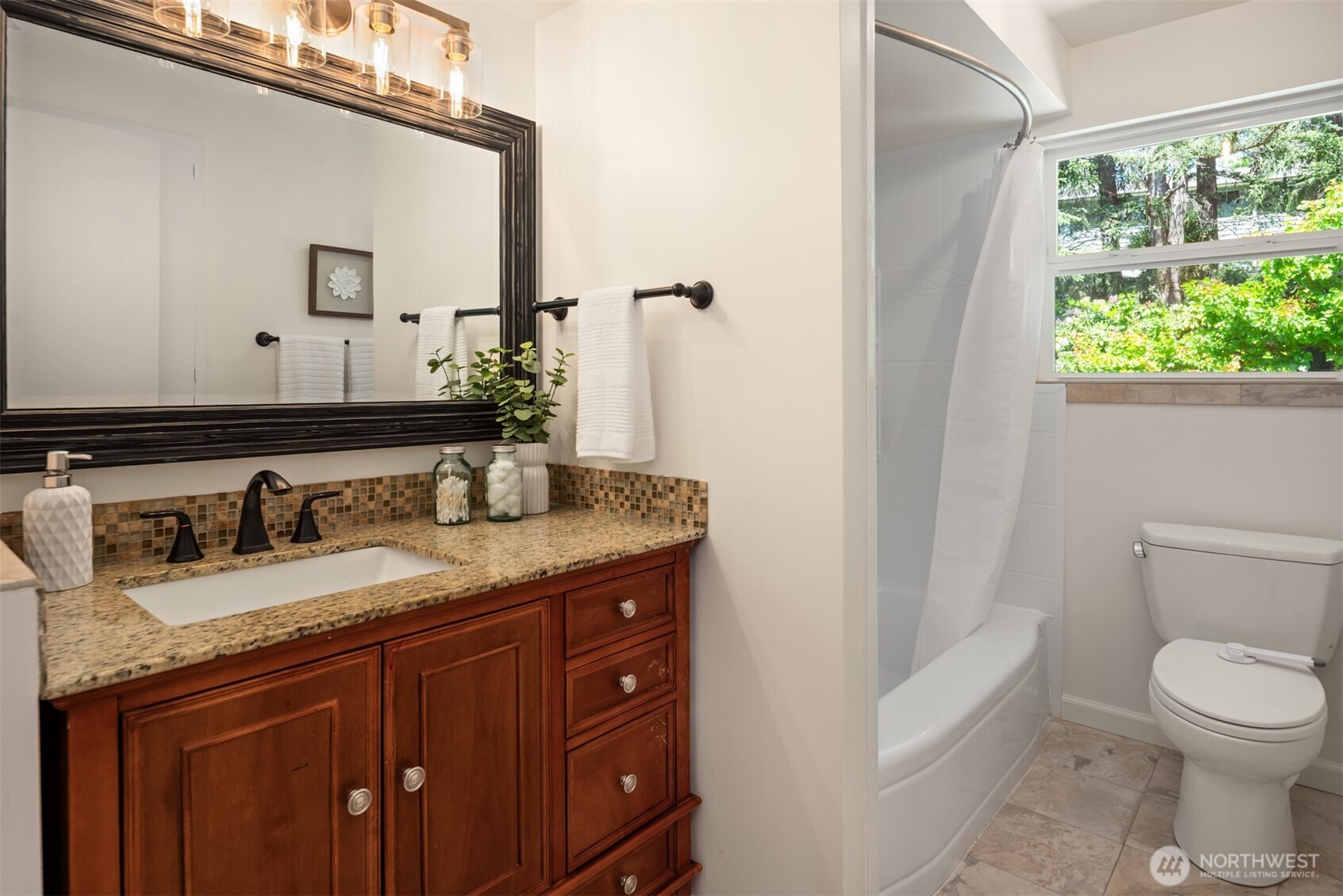 18025 70th Place West Edmonds, WA 98026 - Photo 19 of 40