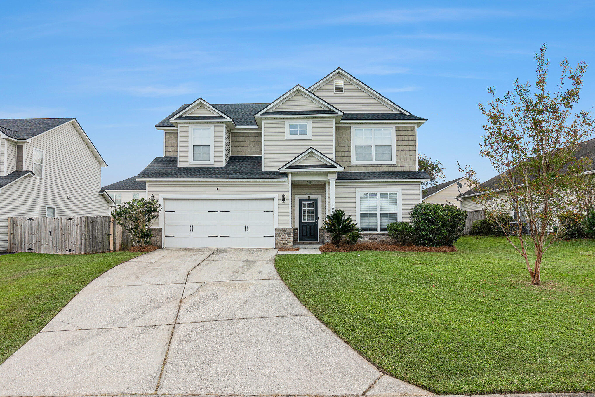 108 Summer View Road Summerville, SC 29486 - Photo 1 of 35 Welcome Home to 108 Summer View Road!