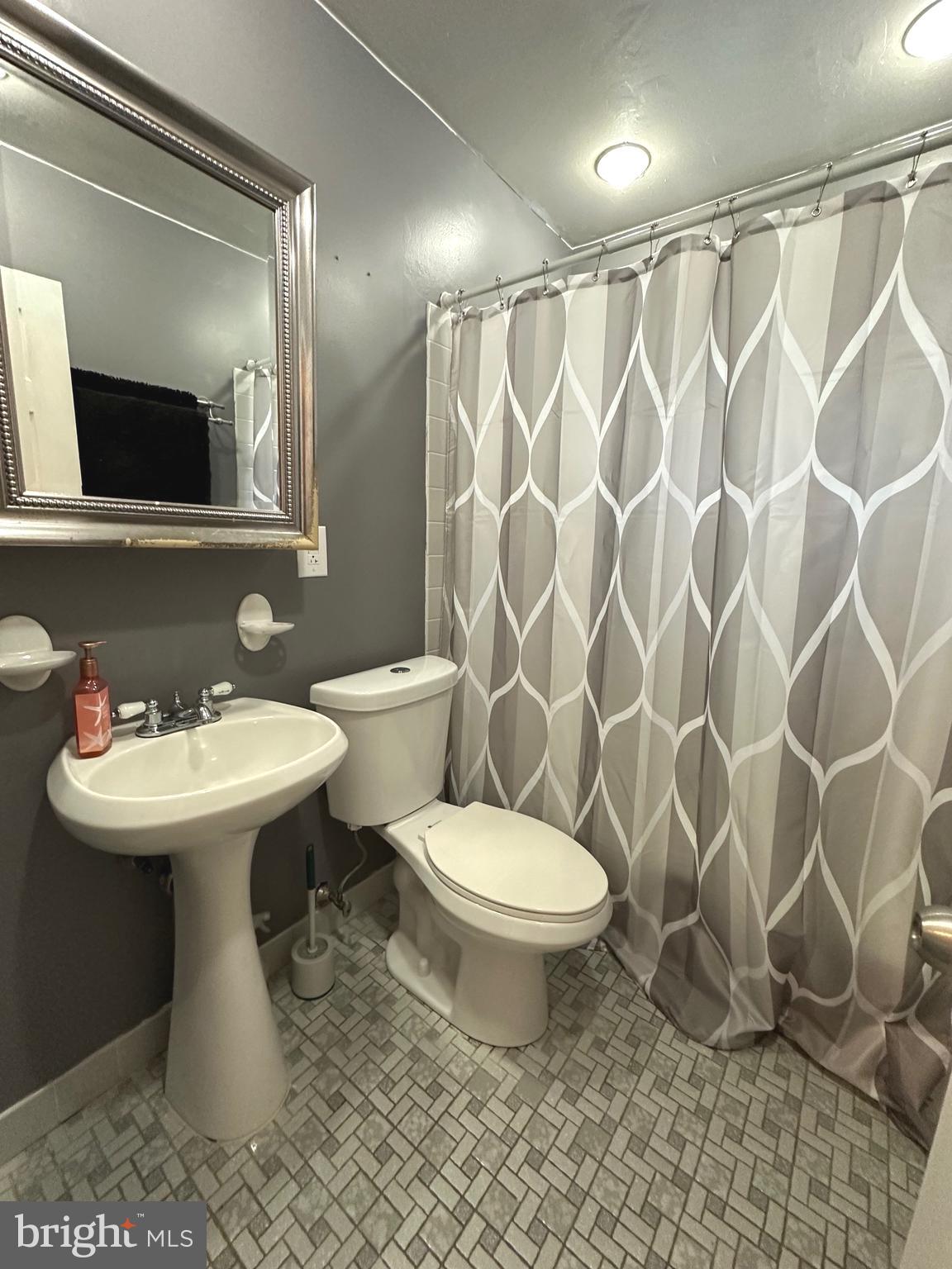 896 Morefield Road Philadelphia, PA 19115 - Photo 12 of 24