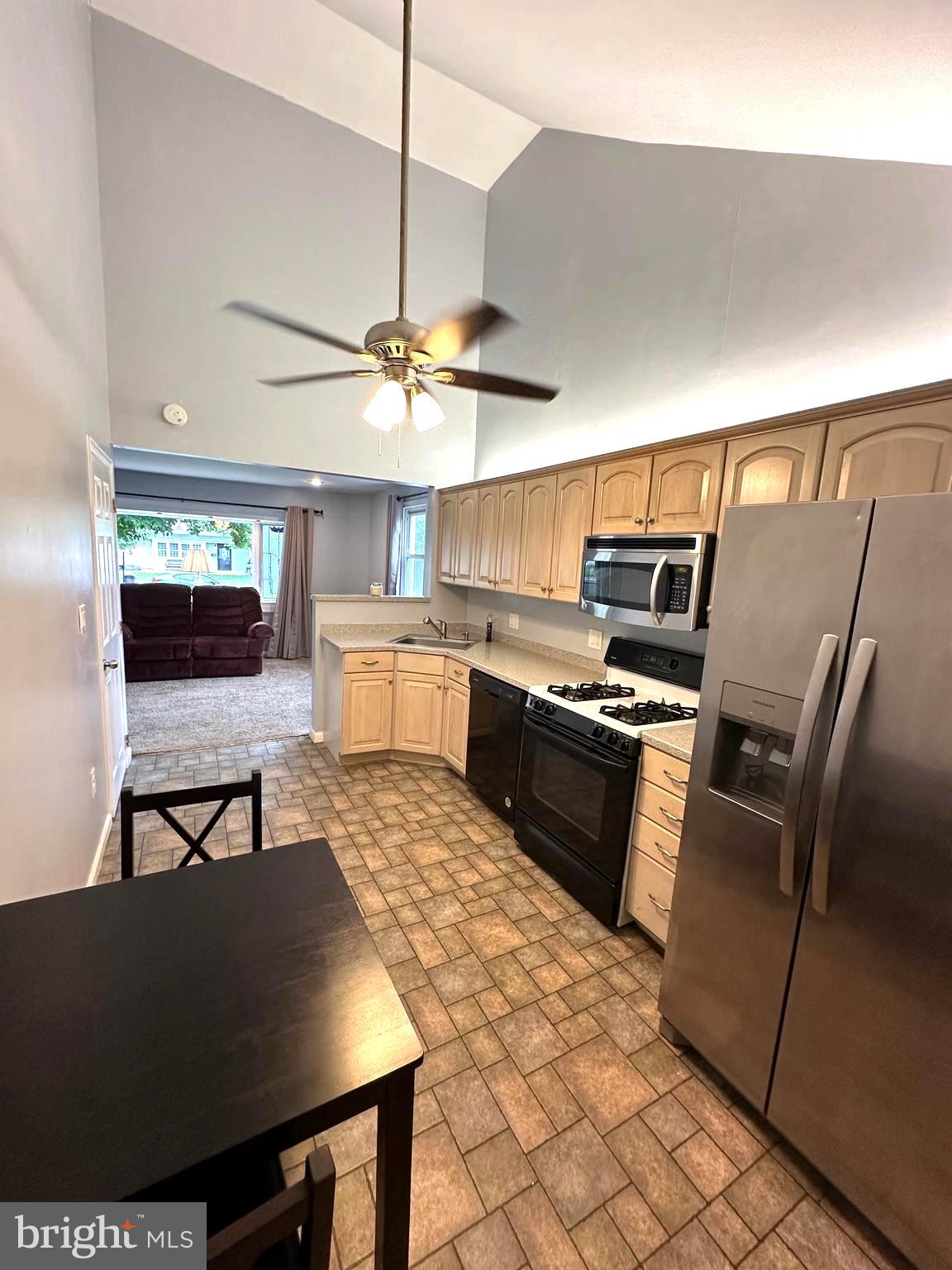 896 Morefield Road Philadelphia, PA 19115 - Photo 7 of 24