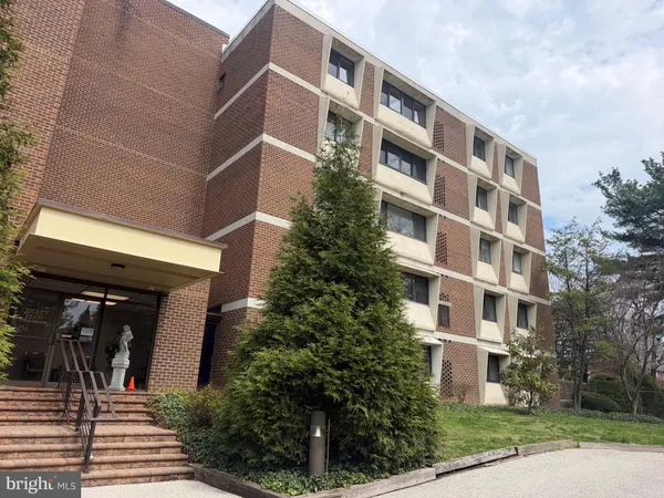 $425,000 | 103 West Montgomery Avenue, Unit 2E, Ardmore, PA 19003