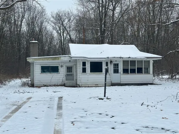 $159,900 | 37207 Ecorse Road, Romulus, MI 48174