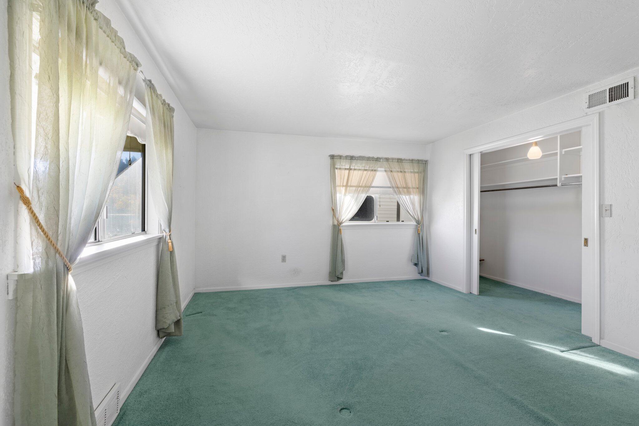7385 Maple Lane Central Point, OR 97502 - Photo 16 of 26 22-web-or-mls-WCI_4838
