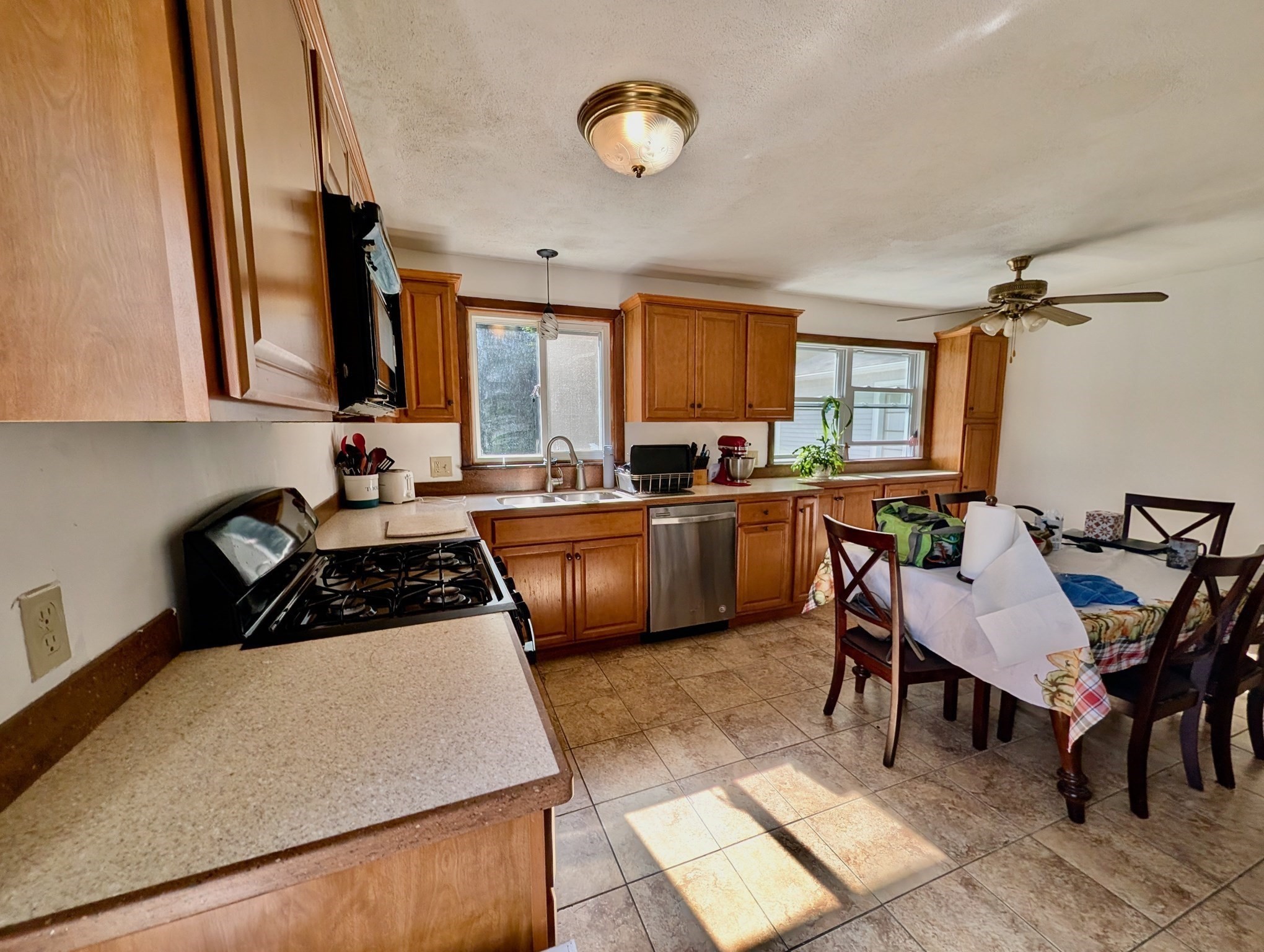 624 Granville Road Westfield, MA 01085 - Photo 21 of 27 Gallery Image 21