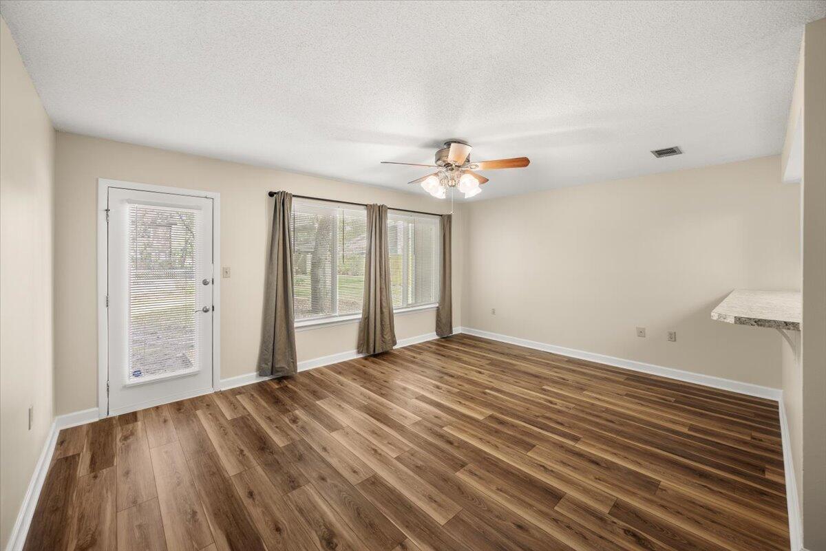 14 Falcon Ridge Lane Fort Walton Beach, FL 32547 - Photo 2 of 31 21-1V3A0750