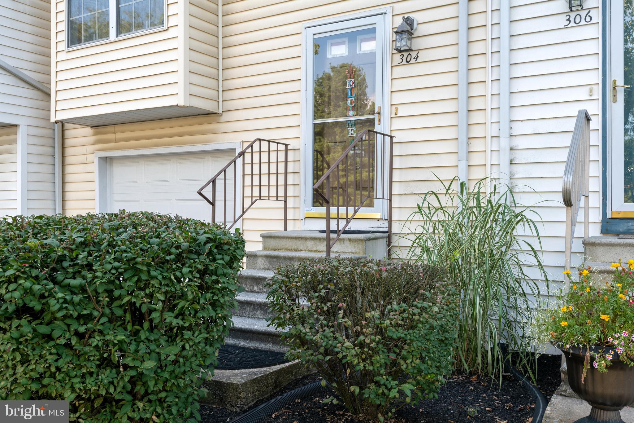 304 Lincoln Avenue Harrisburg, PA 17111 - Photo 4 of 31