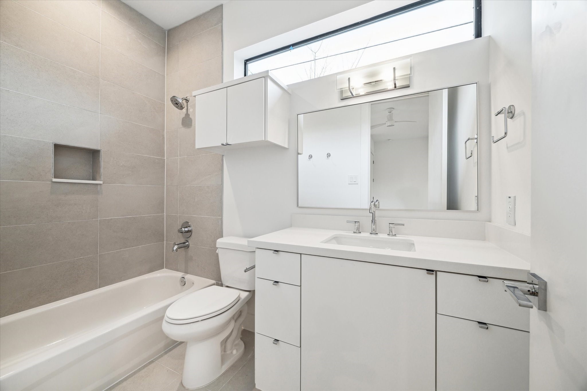 3851 Merrick Street Houston, TX 77025 - Photo 20 of 47 Downstairs full bath off downstairs guest suite