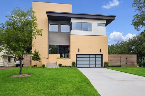 a front view of house with yard