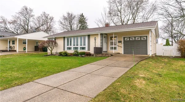 $249,500 | 72 St Amelia Drive, Tonawanda, NY 14150