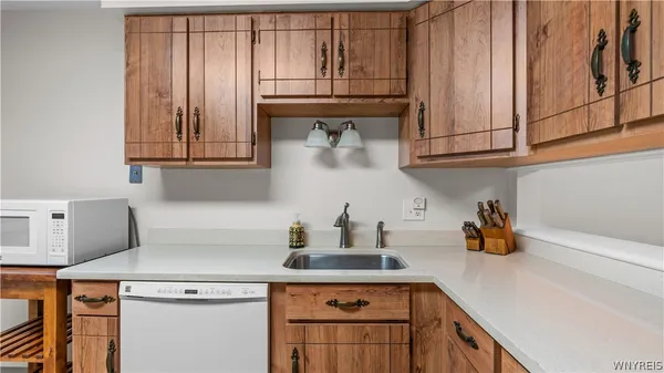 $249,500 | 72 St Amelia Drive, Tonawanda, NY 14150