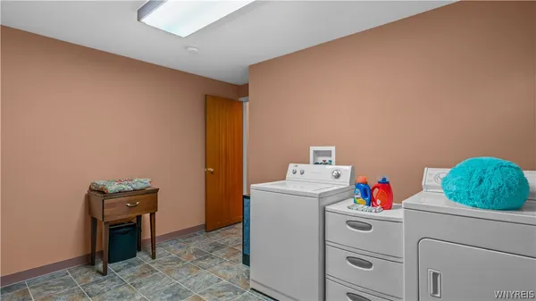 $249,500 | 72 St Amelia Drive, Tonawanda, NY 14150