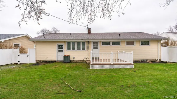 $249,500 | 72 St Amelia Drive, Tonawanda, NY 14150