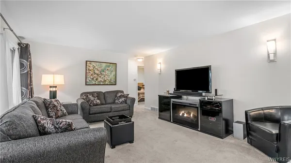 $249,500 | 72 St Amelia Drive, Tonawanda, NY 14150