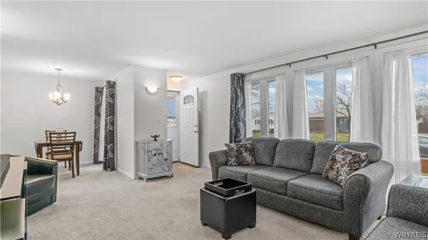 $249,500 | 72 St Amelia Drive, Tonawanda, NY 14150