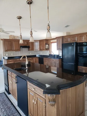 $400,000 | 1310 Gregden Shores Drive, Sterling, IL 61081