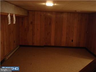 284 Harding Highway Carneys Point, NJ 08069 - Photo 8 of 10 Family Room