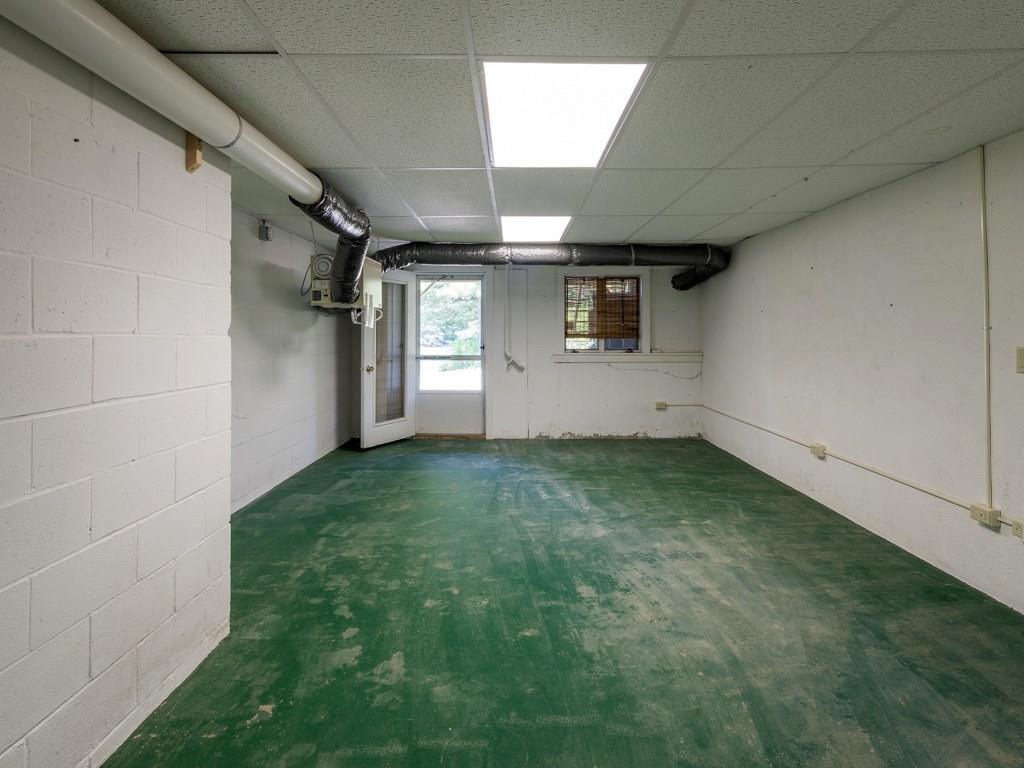 30 Lewis Point Road, Unit 3 Damariscotta, ME 04543 - Photo 13 of 15 Spacious walkout basement with ...