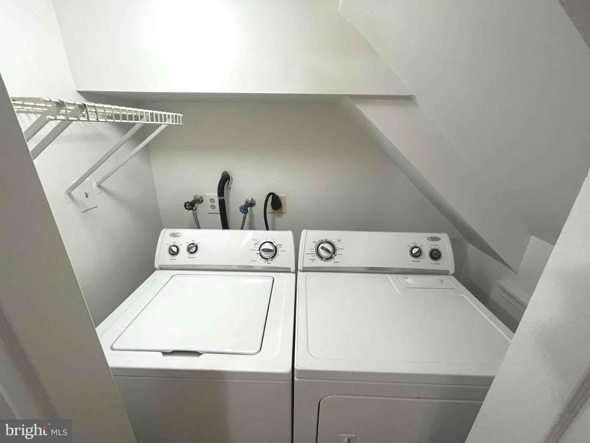 14108 Autumn Circle Centreville, VA 20121 - Photo 17 of 19