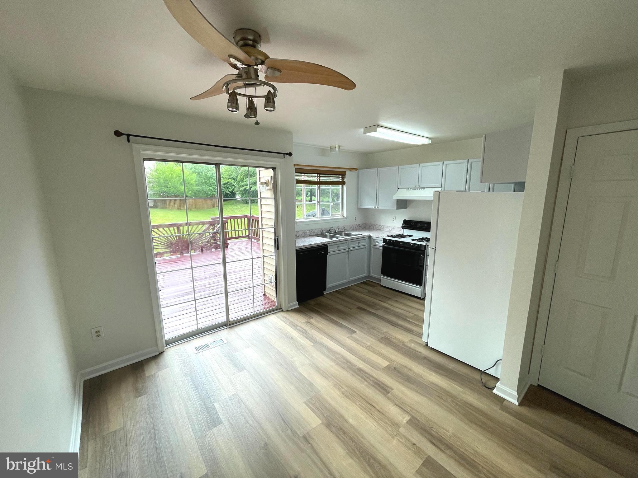 14108 Autumn Circle Centreville, VA 20121 - Photo 4 of 19