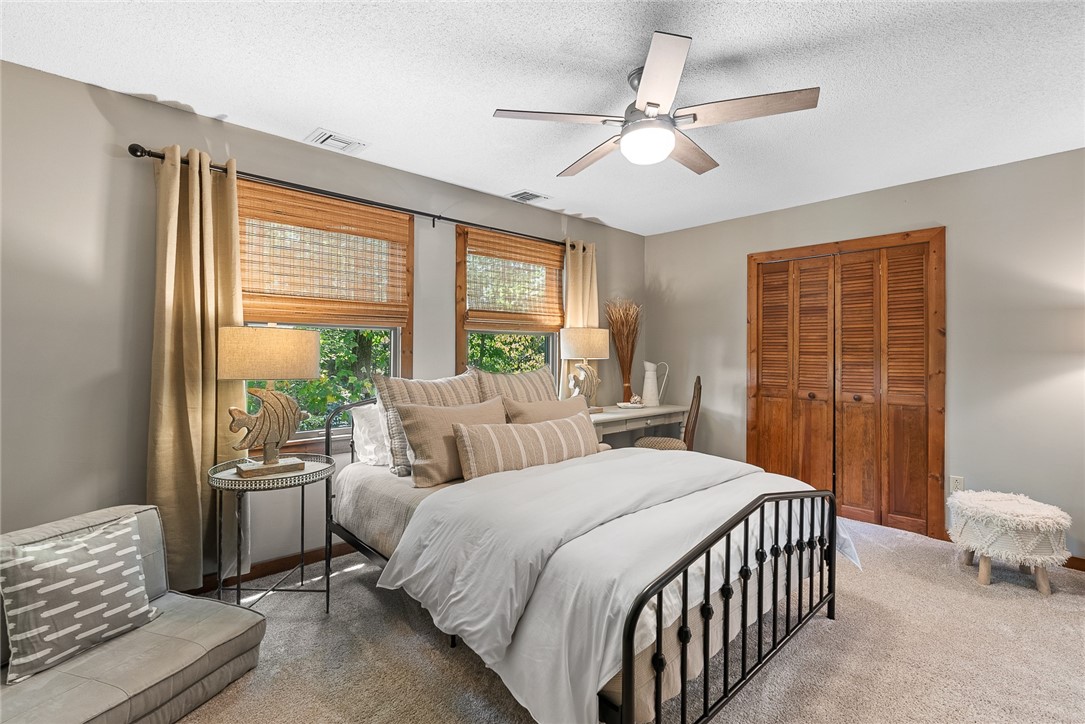 709 Seminole Point Road Fair Play, SC 29643 - Photo 24 of 46 Gallery Image 24