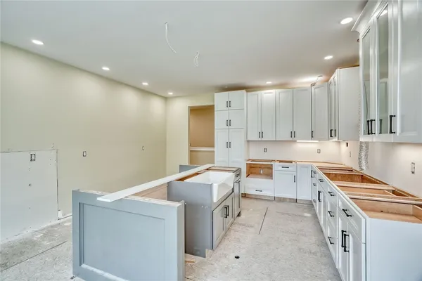 $674,900 | 105 Yoruk Forest Lane, Unit 5, Rush, NY 14543