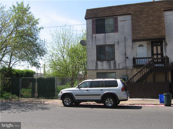 806 Selmer Road Philadelphia, PA 19116 - Photo 4 of 6 Exterior Front
