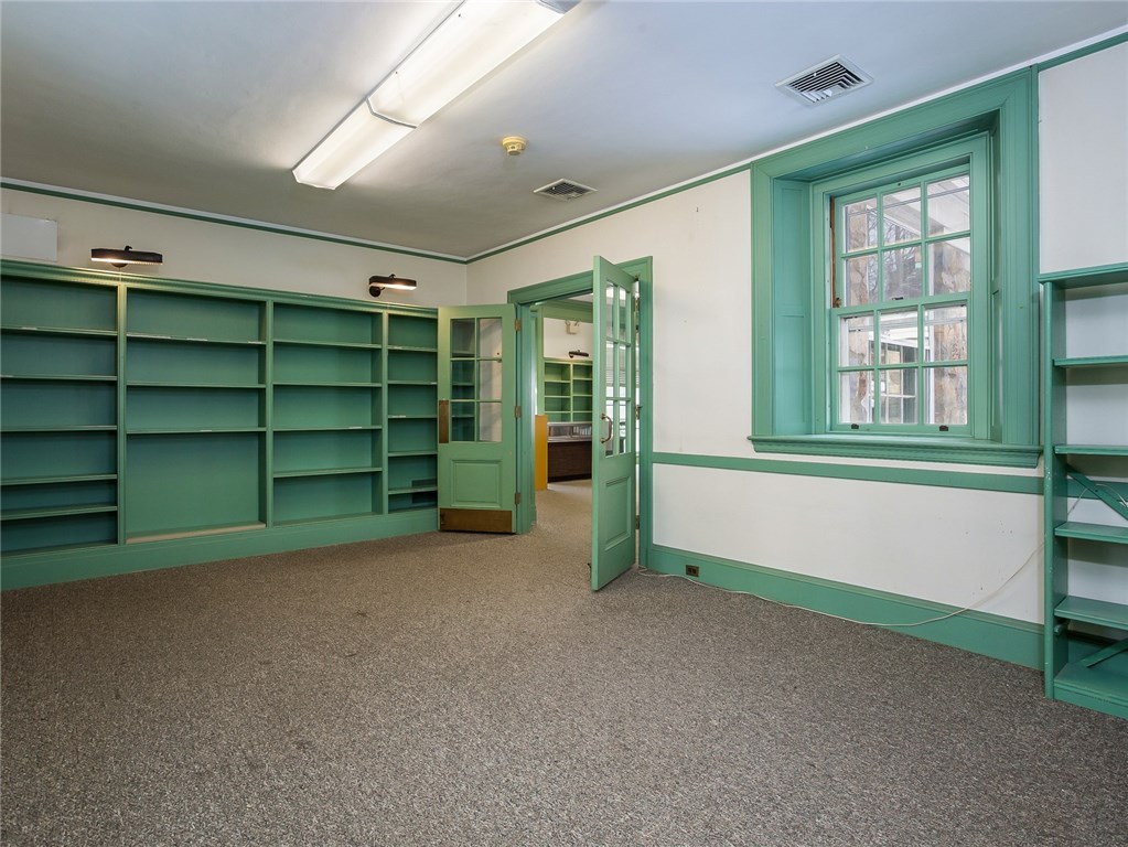 298 Highland Road Tiverton, RI 02878 - Photo 12 of 26