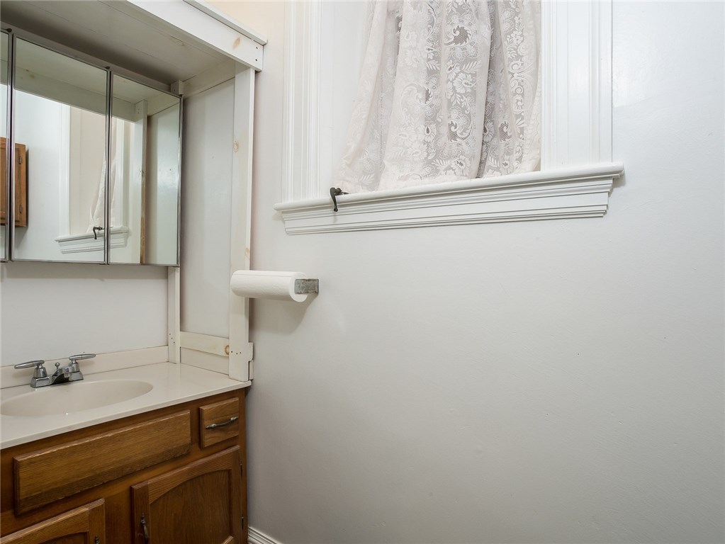 298 Highland Road Tiverton, RI 02878 - Photo 23 of 26