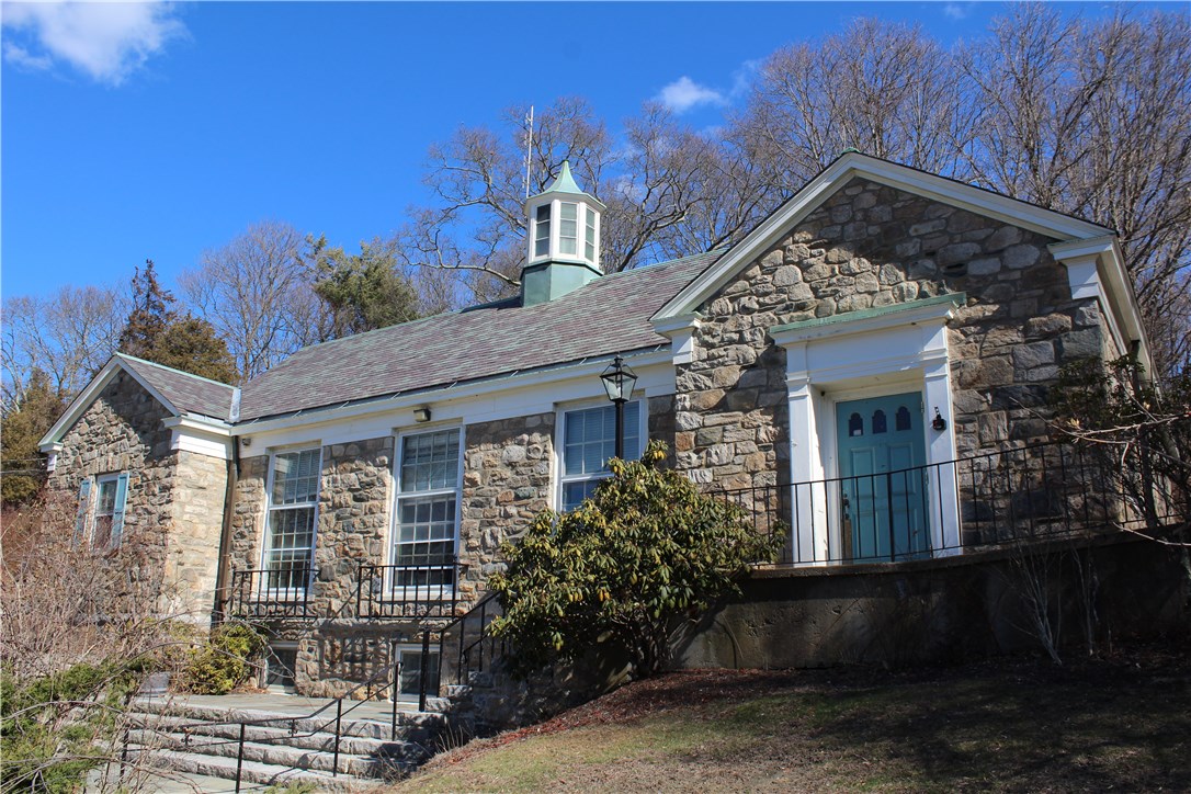 298 Highland Road Tiverton, RI 02878 - Photo 3 of 26